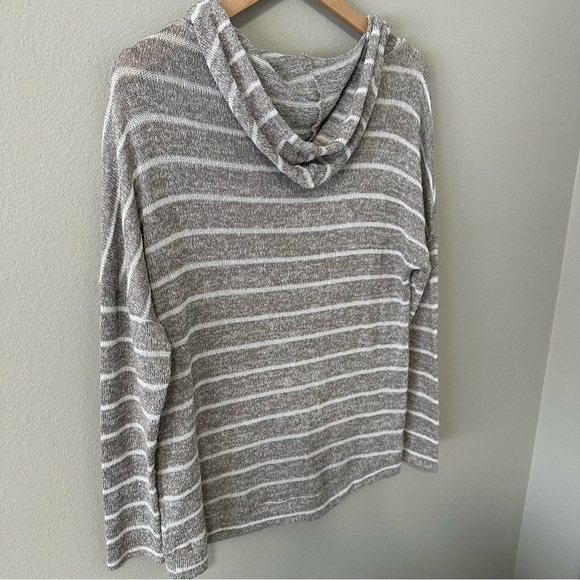 Maurices Gray & White Striped Lightweight V-Neck Hooded Sweatshirt Size Large - Picture 12 of 12